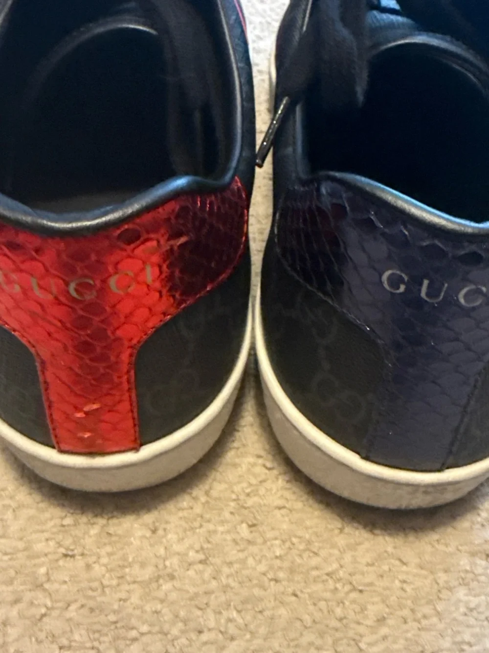 Black Low-Top leather Gucci Men’s Sneakers with Red-Blue Stripe